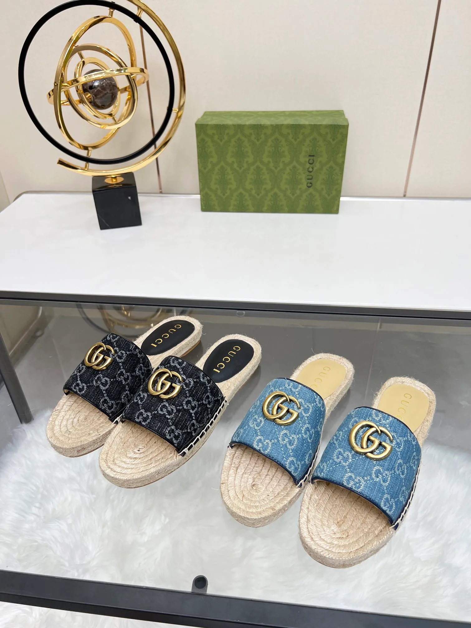 👟👟Ex-factory price 320👟👟 Gucci slippers fisherman shoes new color Injection molded one-piece straw bottom, high-end quality Fabric: Double G imported fabric Lining: sheepskin lining Code number: 35~42 Fabric styles include apricot, floral, pink, black, blue, burgundy, champagne, green, orange, cyan, starry sky, more than 30 colors to choose from, many colors to be updated in the future ,,,,,,,,
